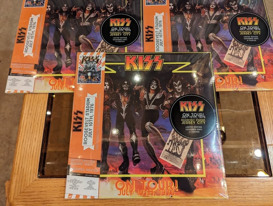 Kiss – On Tour! July 10th, 1976 Vinyl
